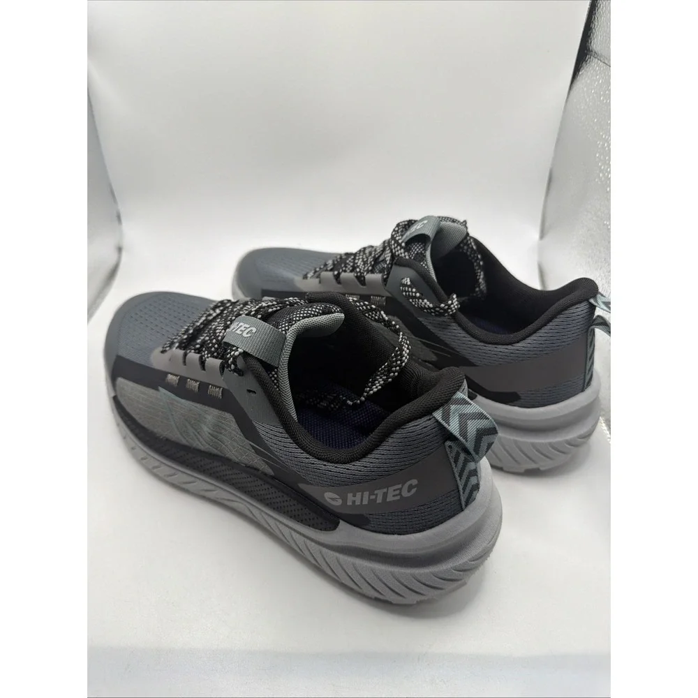 Hi-Tec Men's castle Rock Black Microchip Hiking Trail Sneakers size 8  New